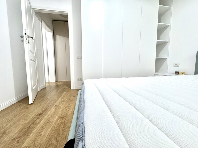 Apartament 2 camere nou revonat-Mega Mall