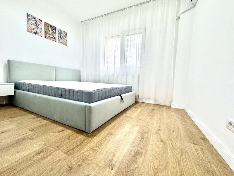 Apartament 2 camere nou revonat-Mega Mall