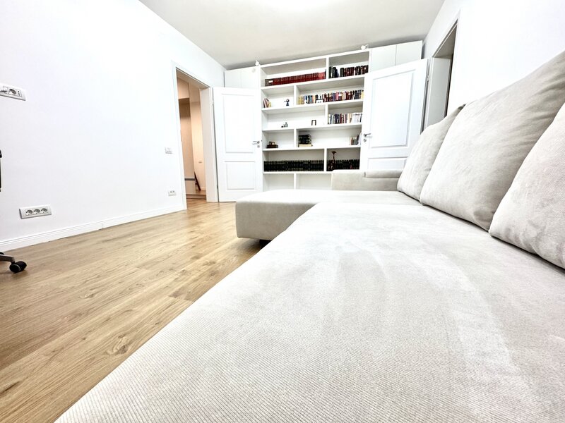 Apartament 2 camere nou revonat-Mega Mall